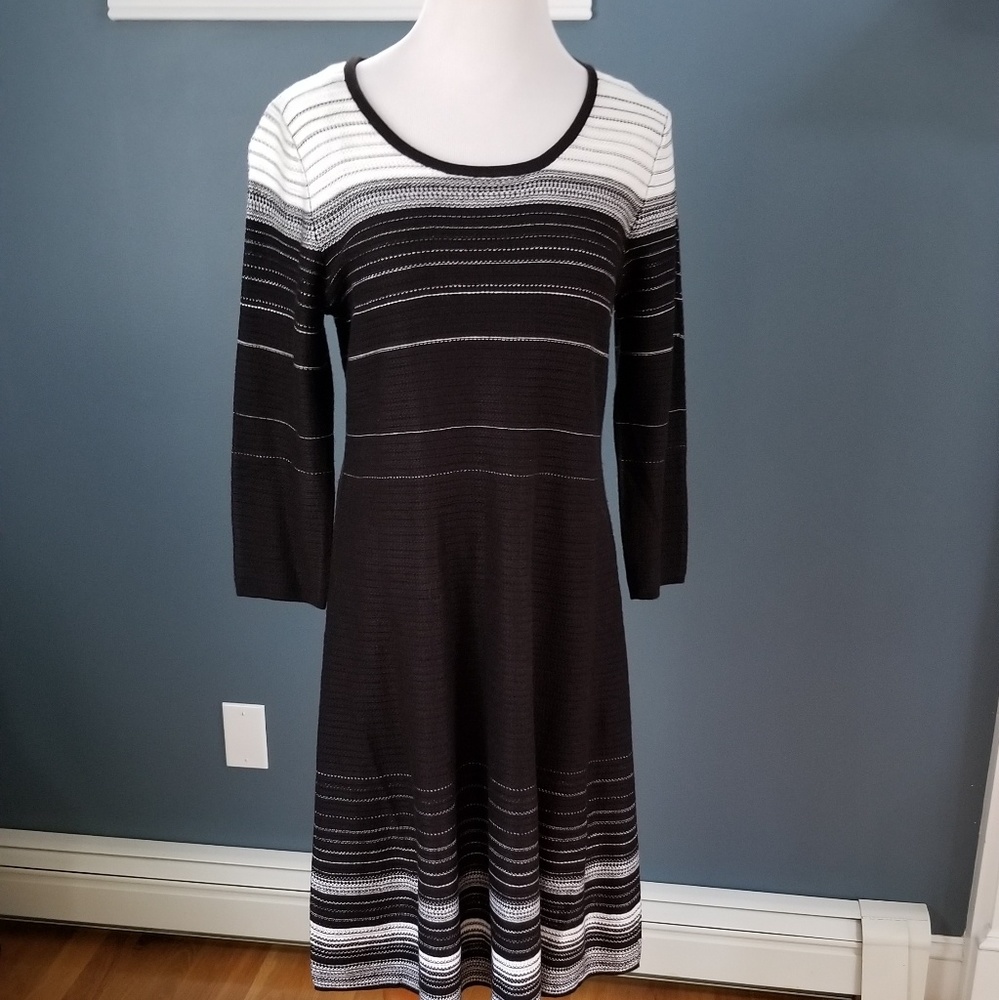 Buy2 Get 1 FREE!!⭐️Black & White Sweater Dress